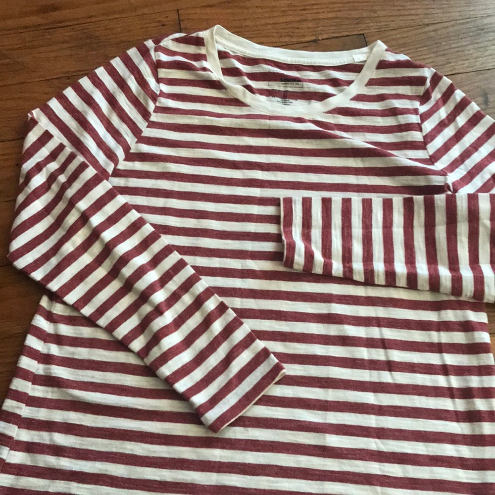 Long sleeve tee shirt